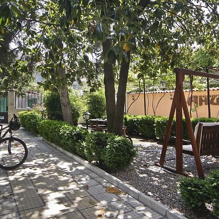 Anita Guest House & Relax Perushtitsa Екстер'єр фото