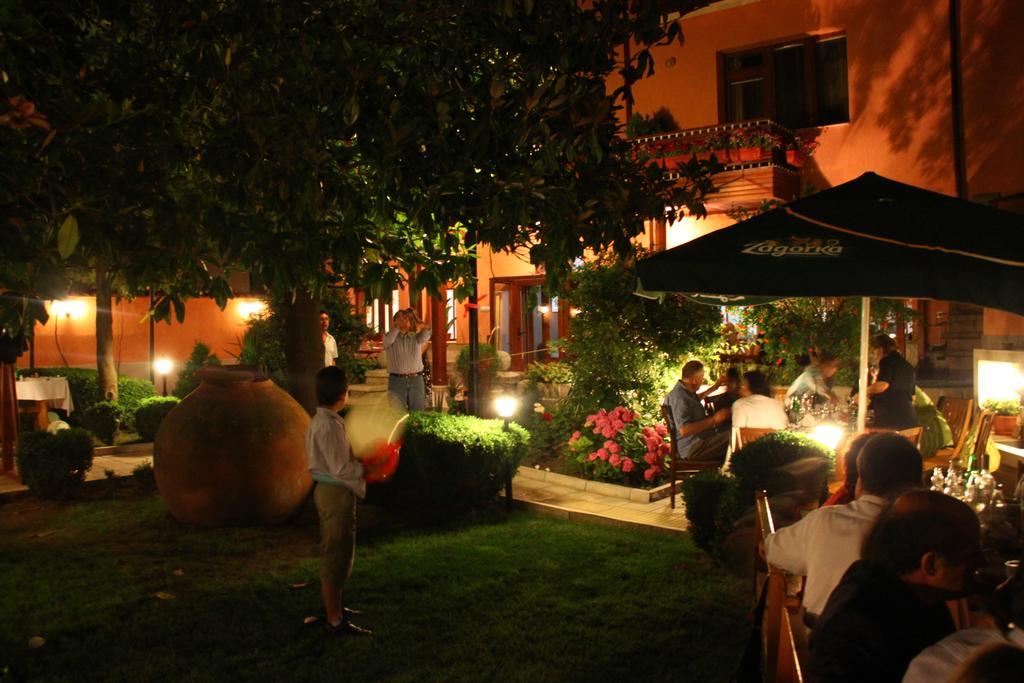 Anita Guest House & Relax Perushtitsa Екстер'єр фото